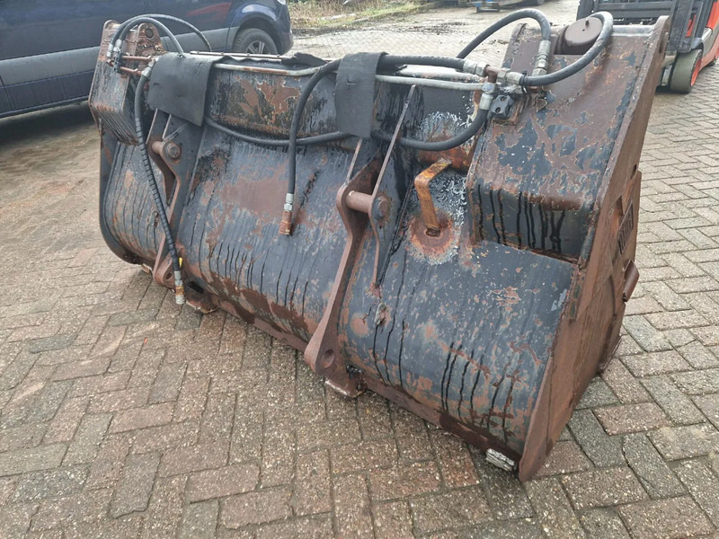 Doppstadt met Volvo aansluiting - Balde de Máquina de construção: foto 4 Doppstadt met Volvo aansluiting - Balde de Máquina de construção: foto 4