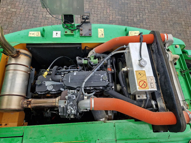 Hyundai Robex 160W-9A met 6-cilinder Cummins motor - Escavadeira de rodas: foto 5 Hyundai Robex 160W-9A met 6-cilinder Cummins motor - Escavadeira de rodas: foto 5