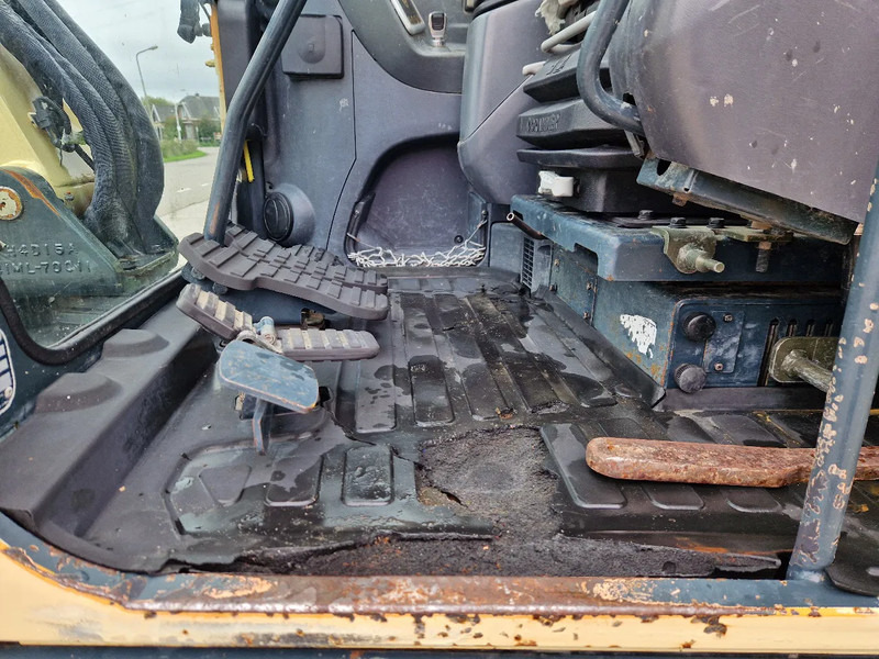 Mini escavadeira Hyundai Robex CR60-9 met airco en 3 bakken: foto 8