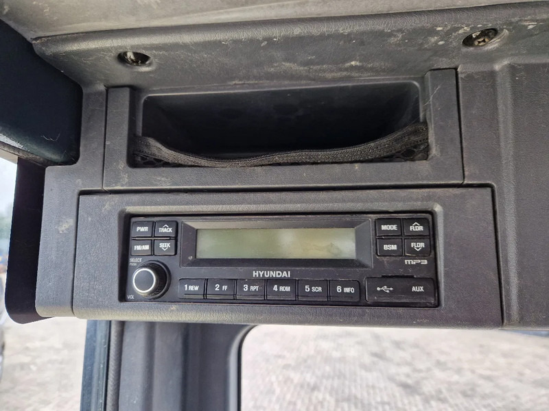 Mini escavadeira Hyundai Robex CR60-9 met airco en 3 bakken: foto 14