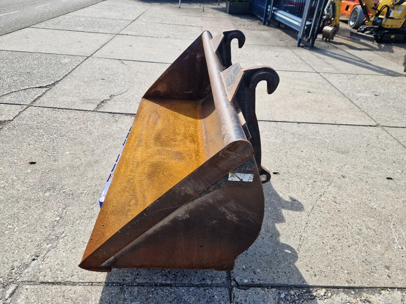 Jeroen van Leeuwen schepbak voor Volvo L30/L35 - Balde de Máquina de construção: foto 3 Jeroen van Leeuwen schepbak voor Volvo L30/L35 - Balde de Máquina de construção: foto 3