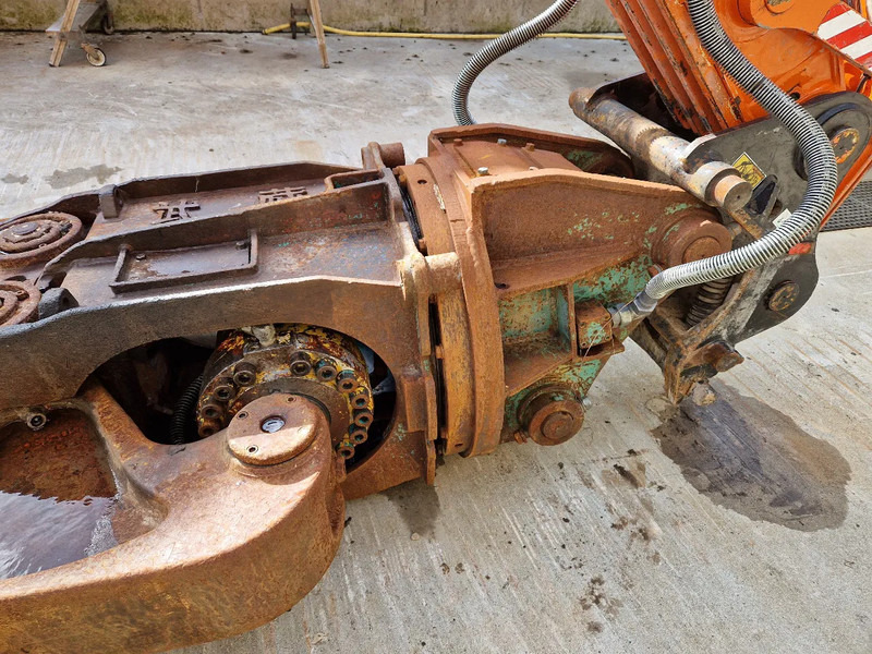 Komatsu JCY17 schrootschaar/betonvergruizer - Tesoura de demolição: foto 4 Komatsu JCY17 schrootschaar/betonvergruizer - Tesoura de demolição: foto 4