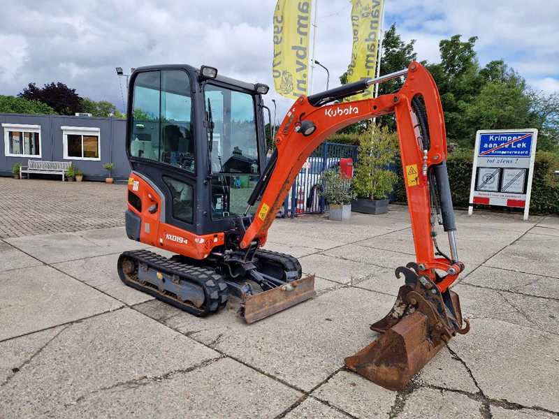 Kubota KX019-4 CW05 met 2 bakken - Mini escavadeira: foto 2 Kubota KX019-4 CW05 met 2 bakken - Mini escavadeira: foto 2
