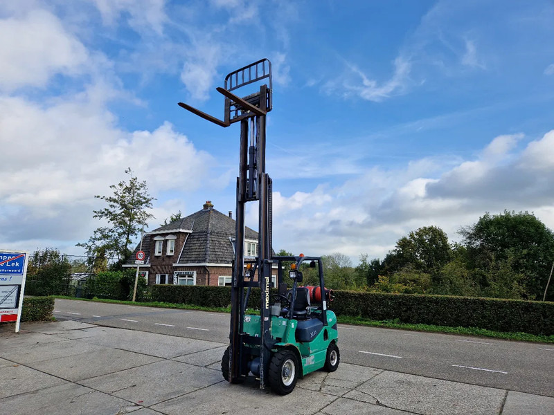 Maximal Nissan Zhejiang 2.5 ton LPG LOW HOURS - Empilhadeira a gás: foto 1 Maximal Nissan Zhejiang 2.5 ton LPG LOW HOURS - Empilhadeira a gás: foto 1