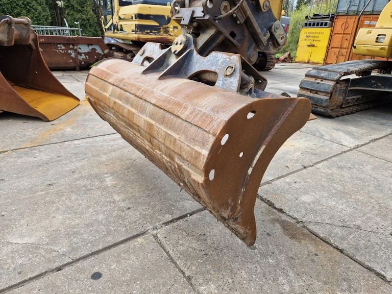 Onbekend hydraulische kantelbak 1.95m. - Balde de Máquina de construção: foto 2 Onbekend hydraulische kantelbak 1.95m. - Balde de Máquina de construção: foto 2