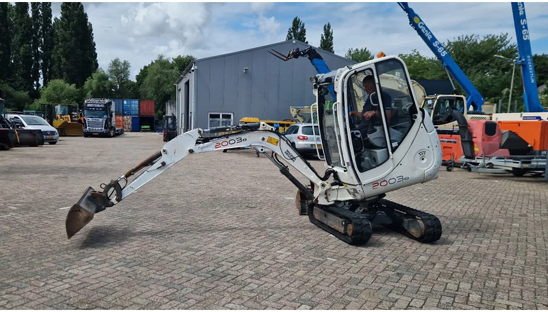WACKER NEUSON 2003RD met nivelleersysteem - Mini escavadeira: foto 1 WACKER NEUSON 2003RD met nivelleersysteem - Mini escavadeira: foto 1
