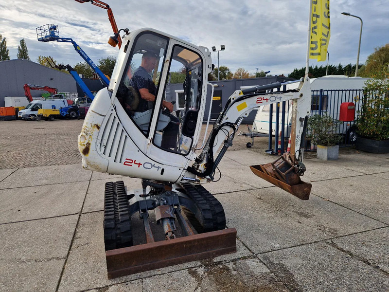 WACKER NEUSON 2404RD kan op een berghelling werken - Mini escavadeira: foto 2 WACKER NEUSON 2404RD kan op een berghelling werken - Mini escavadeira: foto 2