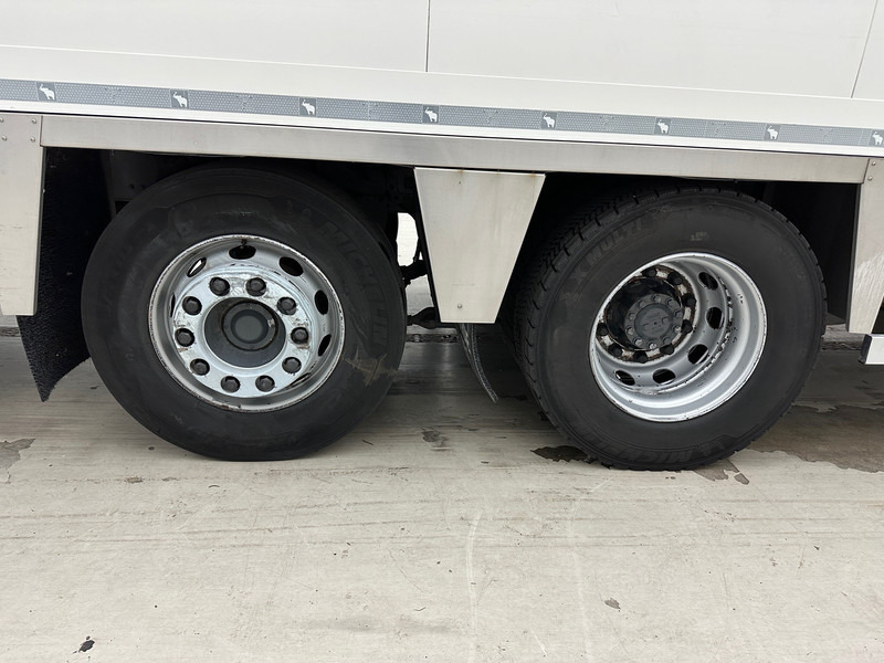 Caminhão frigorífico DAF CF 330 - 6x2: foto 11
