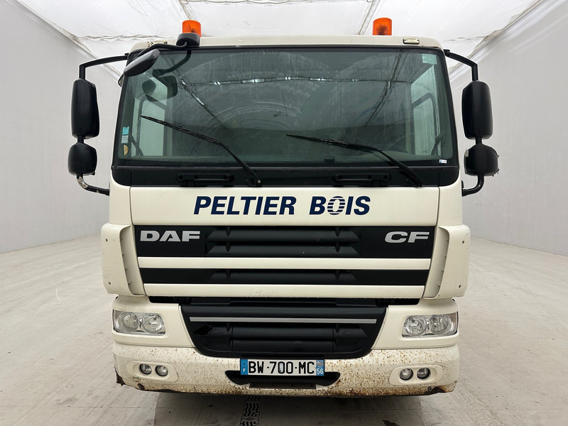 DAF CF65.250 - Camião de caixa aberta/ Plataforma, Caminhão grua: foto 2 DAF CF65.250 - Camião de caixa aberta/ Plataforma, Caminhão grua: foto 2
