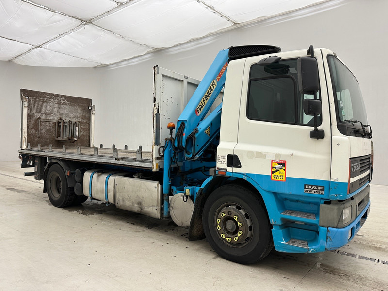 DAF CF75.250* - Camião de caixa aberta/ Plataforma, Caminhão grua: foto 3 DAF CF75.250* - Camião de caixa aberta/ Plataforma, Caminhão grua: foto 3