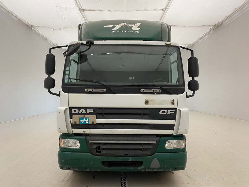 DAF CF75.250 - damaged engine - Caminhão furgão: foto 2 DAF CF75.250 - damaged engine - Caminhão furgão: foto 2