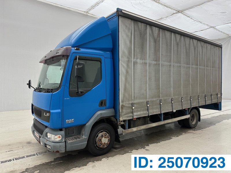 DAF LF45.150 - Caminhão com lona: foto 1 DAF LF45.150 - Caminhão com lona: foto 1