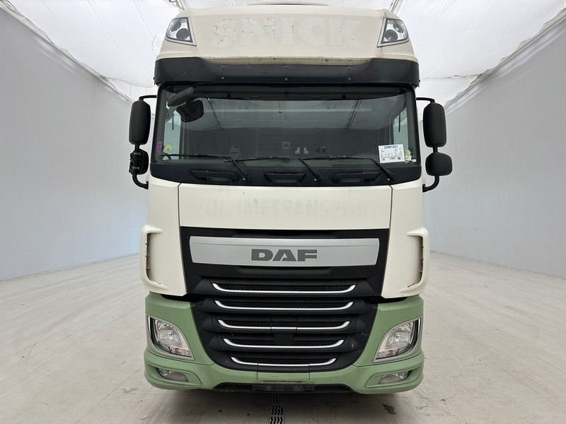 DAF XF 460 Super Space Cab - Caminhão com lona: foto 2 DAF XF 460 Super Space Cab - Caminhão com lona: foto 2