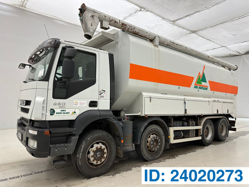 Iveco Eurotrakker 450 - Caminhão tanque: foto 1 Iveco Eurotrakker 450 - Caminhão tanque: foto 1