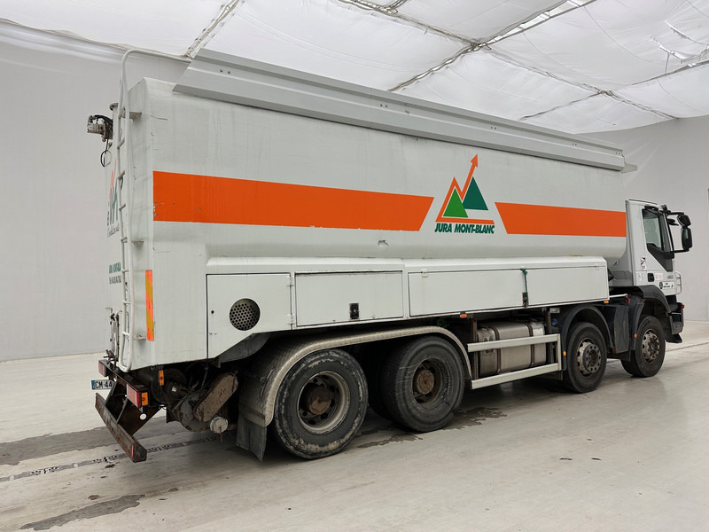 Iveco Eurotrakker 450 - Caminhão tanque: foto 4 Iveco Eurotrakker 450 - Caminhão tanque: foto 4
