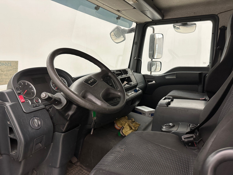 Caminhão frigorífico MAN TGM 18.250: foto 10
