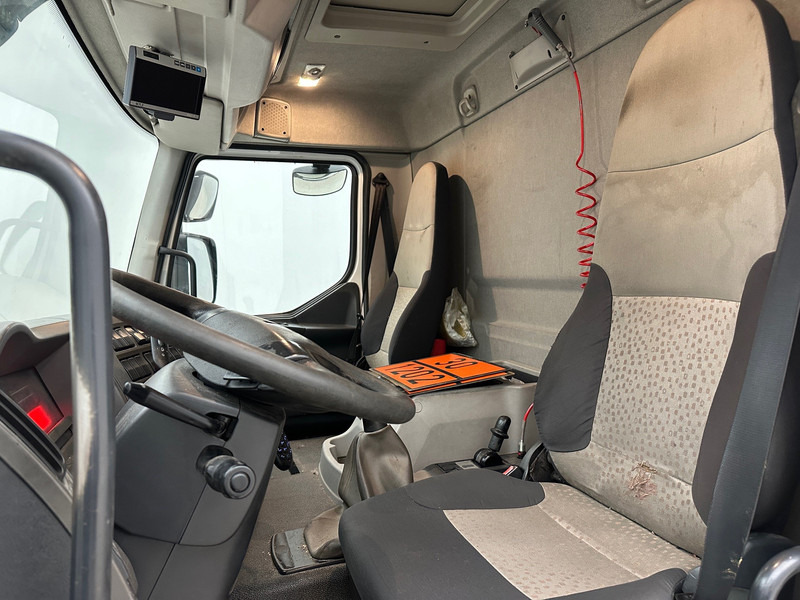 Caminhão tanque Renault Premium 310 DXi: foto 11 Caminhão tanque Renault Premium 310 DXi: foto 11