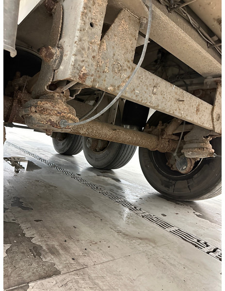 Robuste Kaiser 60 cub in alu - Semireboque basculante: foto 4 Robuste Kaiser 60 cub in alu - Semireboque basculante: foto 4