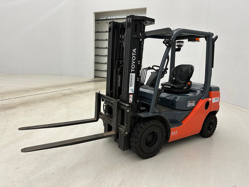 Toyota 2022 Tonero 25 - Empilhadeira a diesel: foto 4 Toyota 2022 Tonero 25 - Empilhadeira a diesel: foto 4