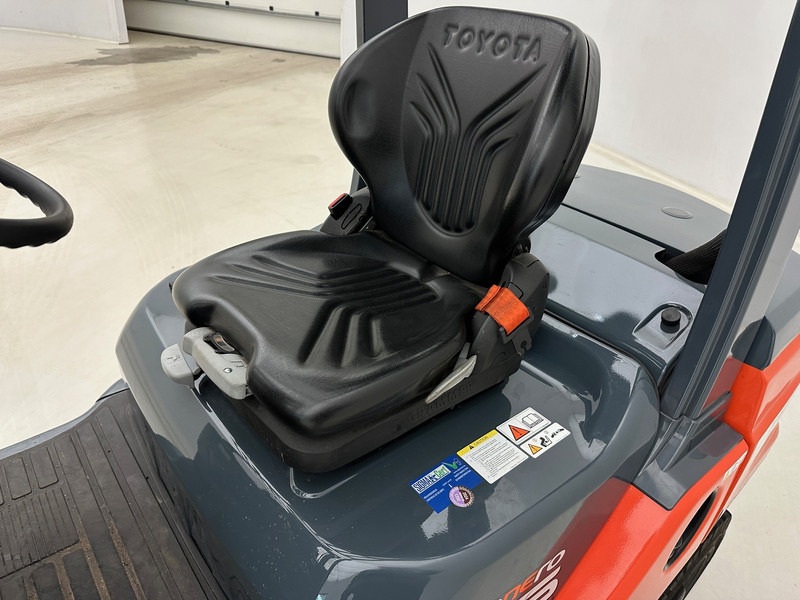 Toyota 2022 Tonero 25 - Empilhadeira a diesel: foto 5 Toyota 2022 Tonero 25 - Empilhadeira a diesel: foto 5