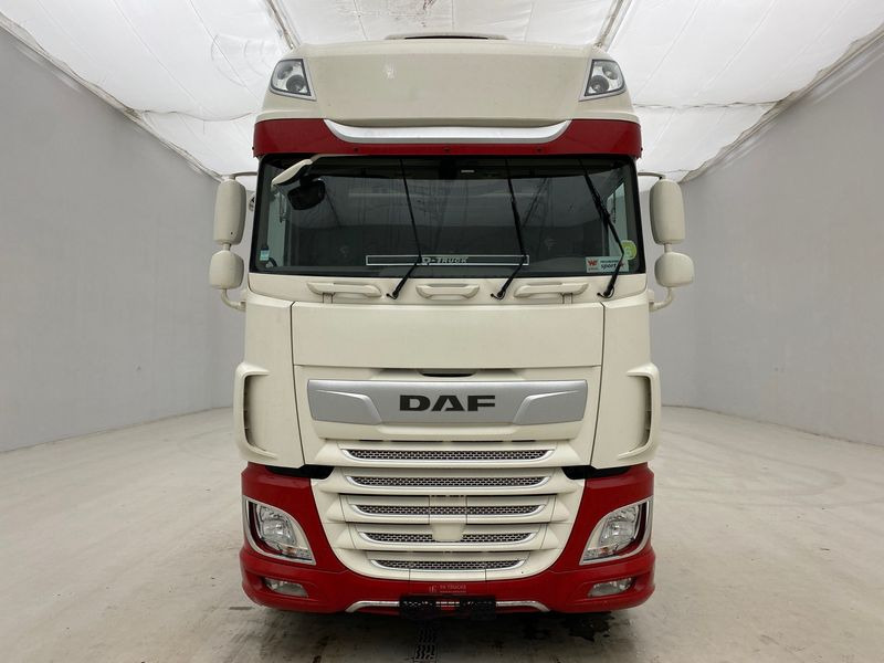 DAF XF105.530 Super Space Cab* - Tractor: foto 2 DAF XF105.530 Super Space Cab* - Tractor: foto 2