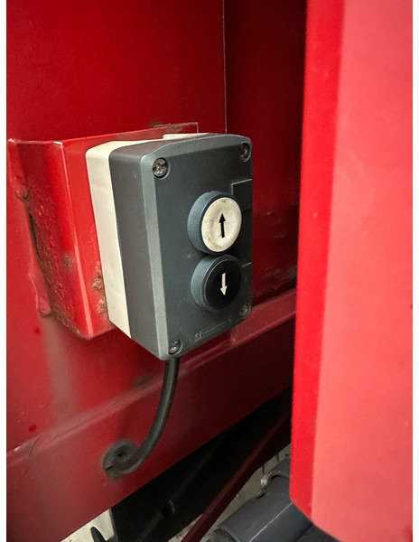 Volvo FL 220 - Caminhão com lona: foto 5 Volvo FL 220 - Caminhão com lona: foto 5