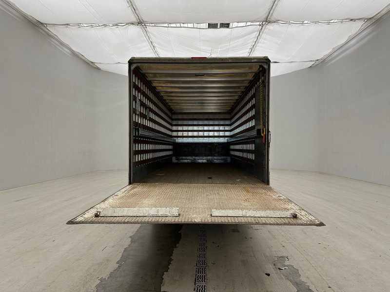 Caminhão furgão Volvo FL 240: foto 6