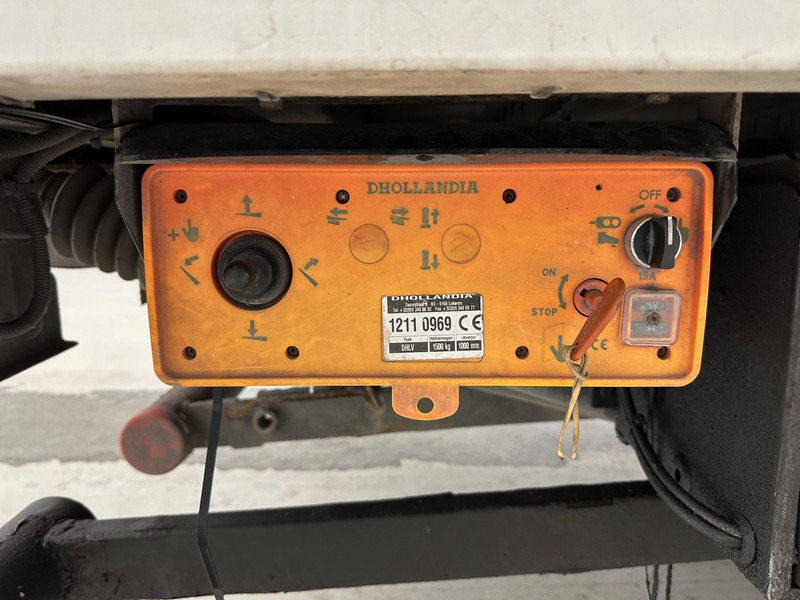 Caminhão furgão Volvo FL 240: foto 9