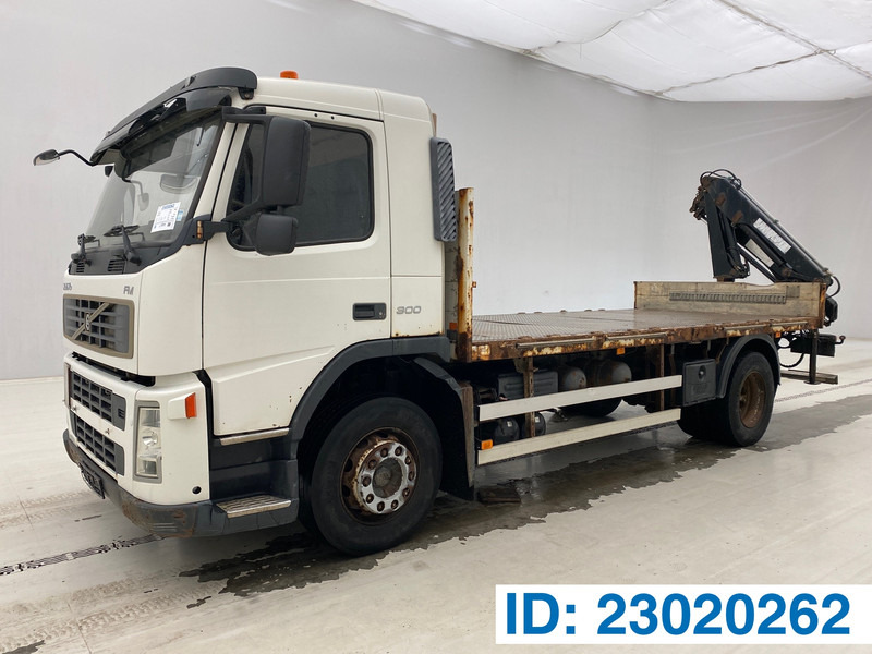 Volvo FM 300 - Camião de caixa aberta/ Plataforma, Caminhão grua: foto 1 Volvo FM 300 - Camião de caixa aberta/ Plataforma, Caminhão grua: foto 1