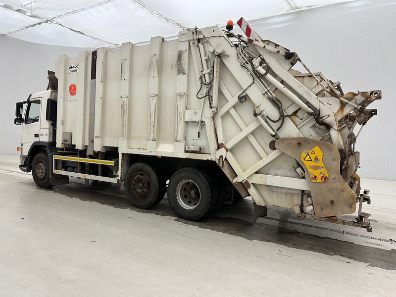 Caminhão de lixo Volvo FM 330: foto 8