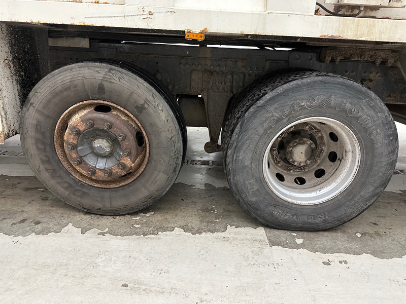 Caminhão de lixo Volvo FM 330: foto 9