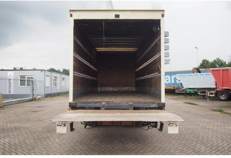 Caminhão furgão Volvo FM9.260: foto 9