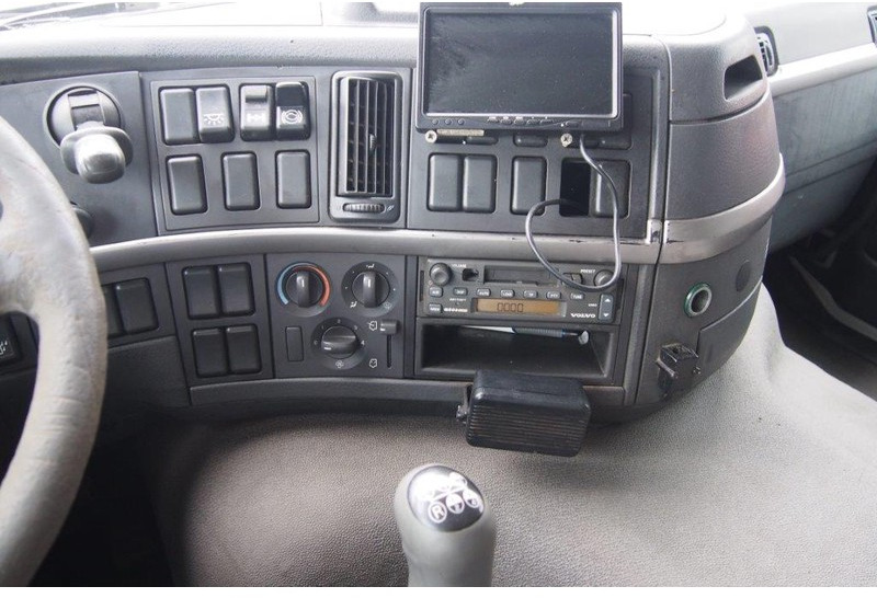 Caminhão furgão Volvo FM9.260: foto 11