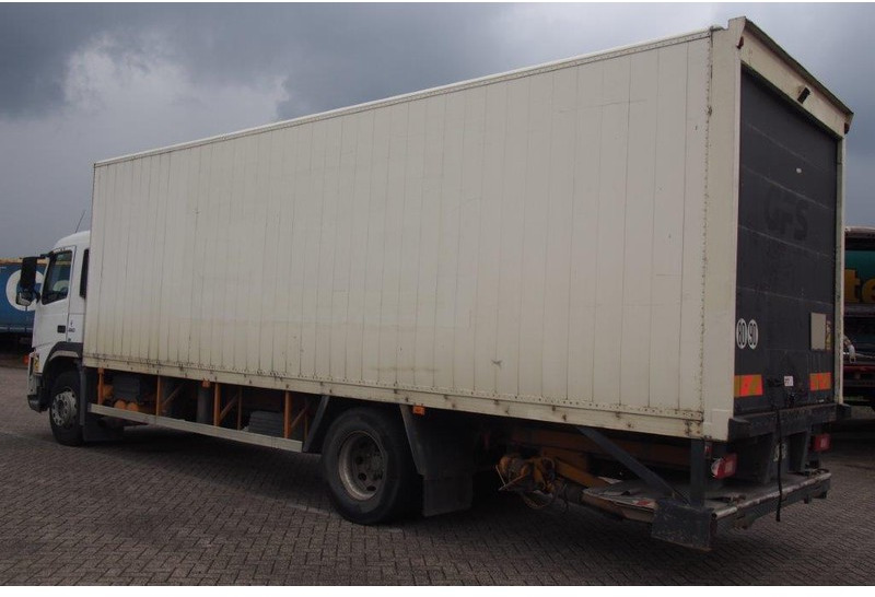 Caminhão furgão Volvo FM9.260: foto 6