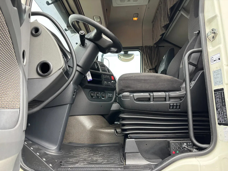DAF XF 510 Spacecab Euro 6 Retarder - Caminhão com lona: foto 5 DAF XF 510 Spacecab Euro 6 Retarder - Caminhão com lona: foto 5