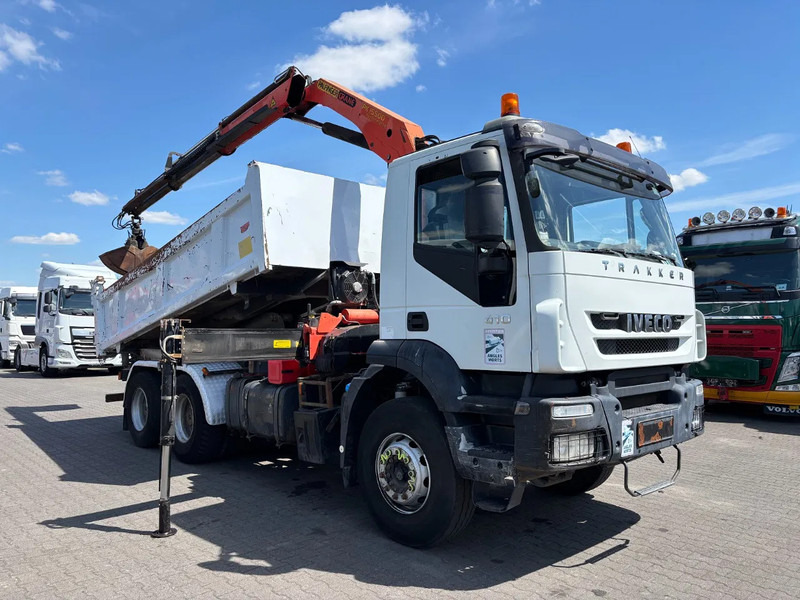 Iveco Trakker 410 6X4 Manual Gearbox 2 Way Tipper + Palfinger PK15500 - Caminhão basculante, Caminhão grua: foto 2 Iveco Trakker 410 6X4 Manual Gearbox 2 Way Tipper + Palfinger PK15500 - Caminhão basculante, Caminhão grua: foto 2