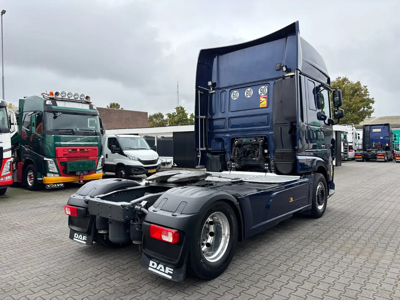 DAF XF 530 Super Spacecab Euro 6 - Tractor: foto 4 DAF XF 530 Super Spacecab Euro 6 - Tractor: foto 4
