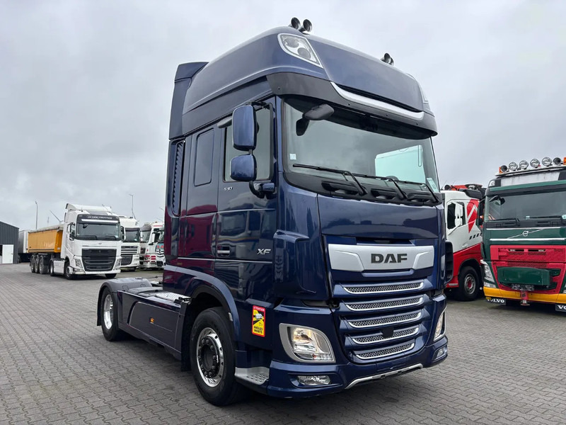 DAF XF 530 Super Spacecab Euro 6 - Tractor: foto 2 DAF XF 530 Super Spacecab Euro 6 - Tractor: foto 2