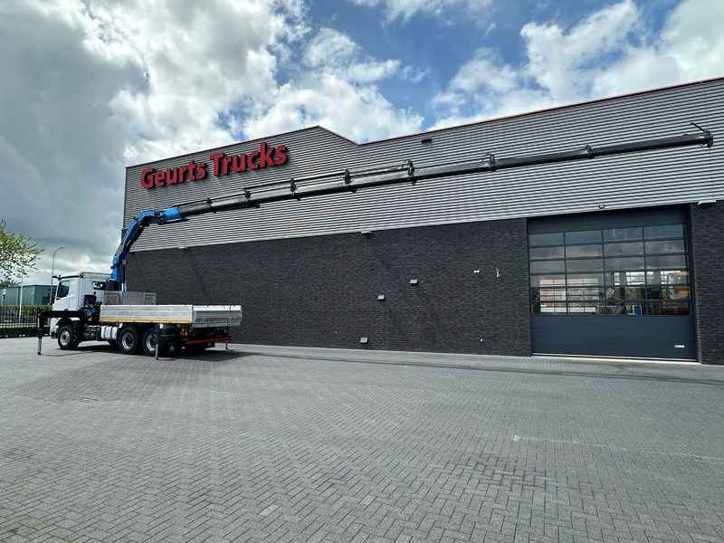 Mercedes-Benz Arocs 3351 963-2-E 6X4 KIPPER / TIPPER + PALFINGER PK30.002 TEC7 KRAAN / KRAN / CRANE / GRUA - Caminhão grua: foto 3 Mercedes-Benz Arocs 3351 963-2-E 6X4 KIPPER / TIPPER + PALFINGER PK30.002 TEC7 KRAAN / KRAN / CRANE / GRUA - Caminhão grua: foto 3