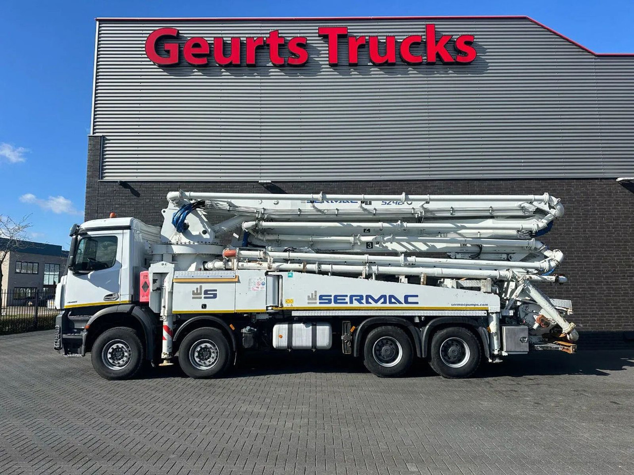 Mercedes-Benz Arocs 4451 8X4 + SERMAC 5Z42 BETONPOMP/BETONPUMP - Autobomba de betão: foto 1 Mercedes-Benz Arocs 4451 8X4 + SERMAC 5Z42 BETONPOMP/BETONPUMP - Autobomba de betão: foto 1