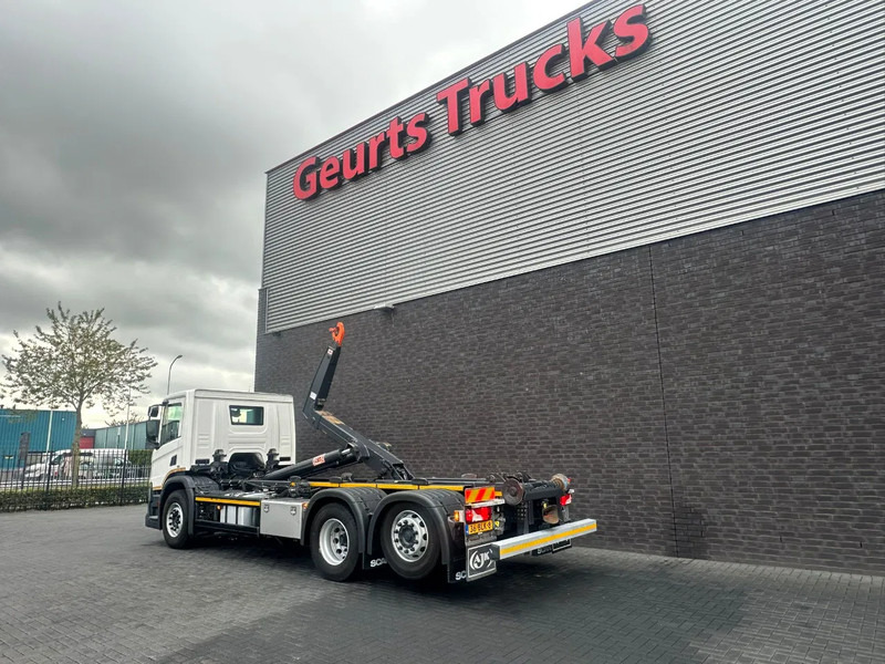 Scania P280 6X2 + AJK/1924 HLF20-6430 HAAKARMSYSTEEM / ABROLLKIPPER / HOOKLIFT - Caminhão polibenne: foto 3 Scania P280 6X2 + AJK/1924 HLF20-6430 HAAKARMSYSTEEM / ABROLLKIPPER / HOOKLIFT - Caminhão polibenne: foto 3