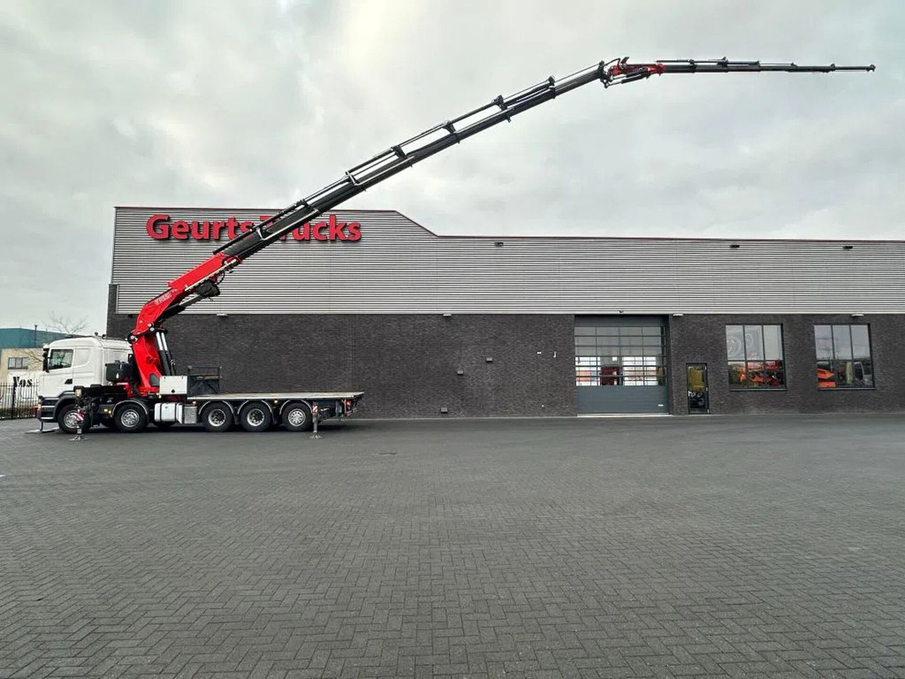 Scania R520 V8 10X4 TRIDEM + F1650RA.2.28 + JIB L816 KR - Caminhão grua: foto 1 Scania R520 V8 10X4 TRIDEM + F1650RA.2.28 + JIB L816 KR - Caminhão grua: foto 1