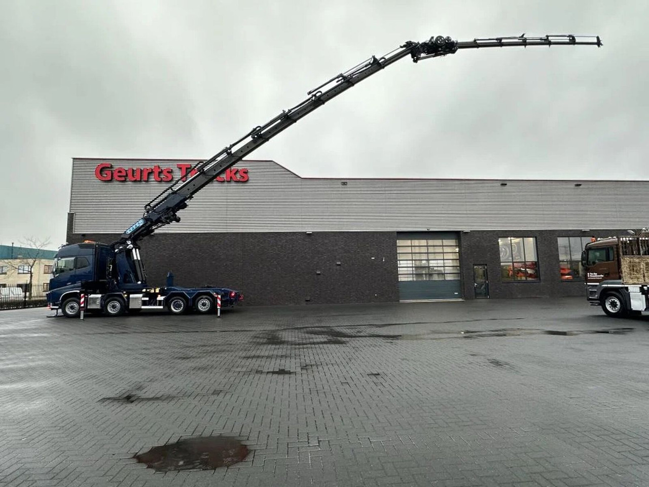 Volvo FH 16.650 8X2 + EFFER 1855/8S + JIB 6S HEAVY DUT - Tractor: foto 1 Volvo FH 16.650 8X2 + EFFER 1855/8S + JIB 6S HEAVY DUT - Tractor: foto 1