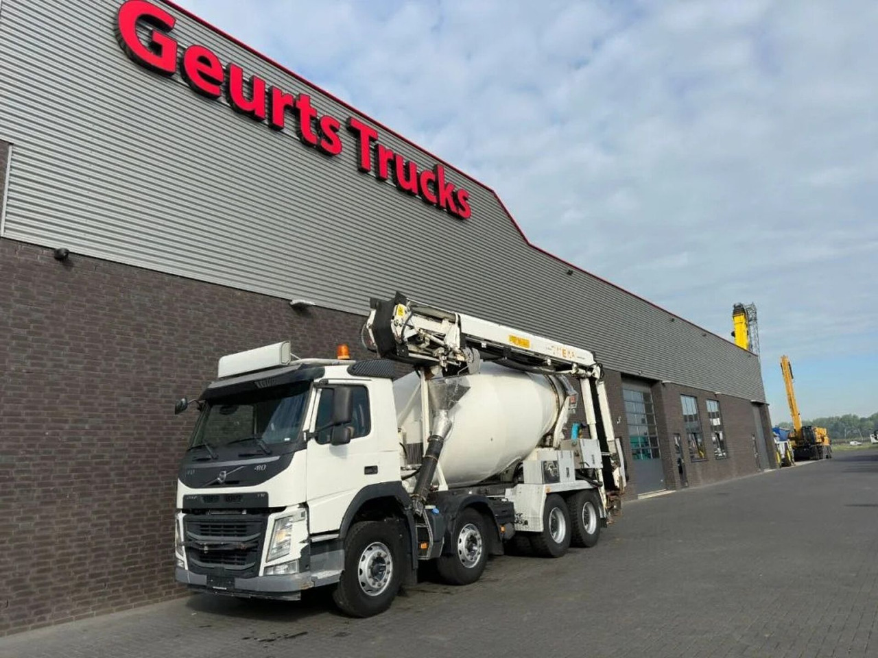 Volvo FM 410 8X4 + STETTER 9 M3 MIXER/MISCHER + THEAM - Caminhão betoneira: foto 2 Volvo FM 410 8X4 + STETTER 9 M3 MIXER/MISCHER + THEAM - Caminhão betoneira: foto 2