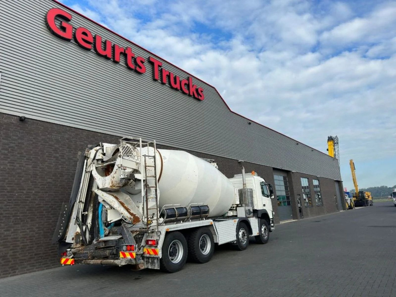 Volvo FM 410 8X4 + STETTER 9 M3 MIXER/MISCHER + THEAM - Caminhão betoneira: foto 5 Volvo FM 410 8X4 + STETTER 9 M3 MIXER/MISCHER + THEAM - Caminhão betoneira: foto 5