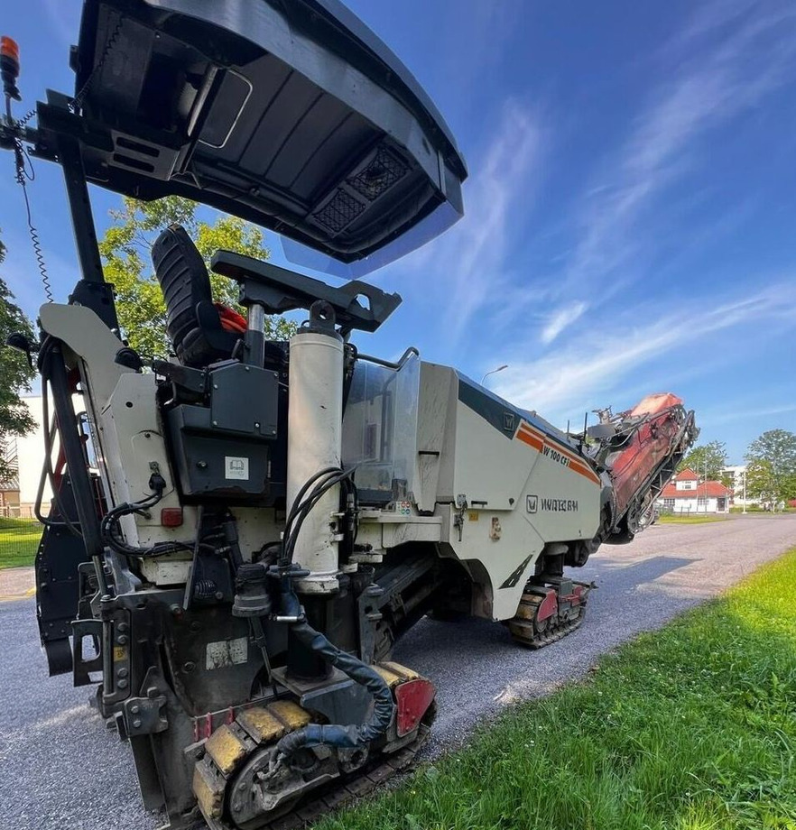 WIRTGEN W 100CFi - Máquina de asfalto: foto 1 WIRTGEN W 100CFi - Máquina de asfalto: foto 1