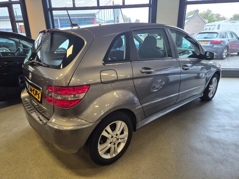 Mercedes-Benz B-Klasse B 180 Automaat Trekhaak - Automóvel: foto 3 Mercedes-Benz B-Klasse B 180 Automaat Trekhaak - Automóvel: foto 3
