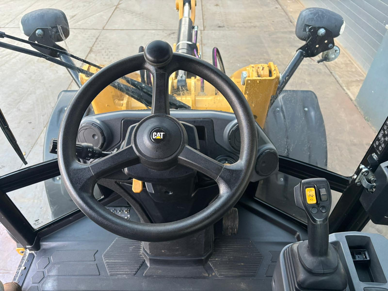 Carregadeira de rodas Caterpillar 908: foto 18