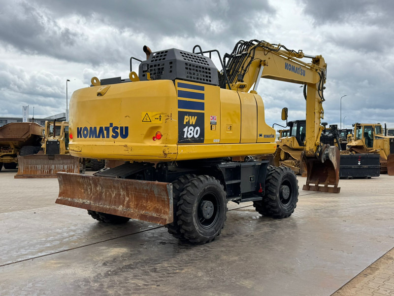 Komatsu PW180-11 - Escavadeira de rodas: foto 5 Komatsu PW180-11 - Escavadeira de rodas: foto 5