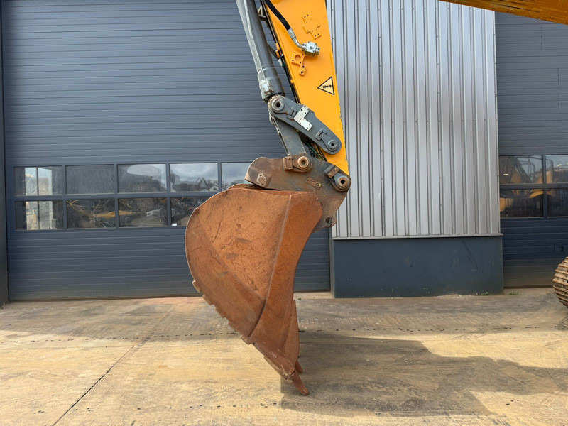 Escavadora de rastos Liebherr R946 LC Hydraulic excavator: foto 15